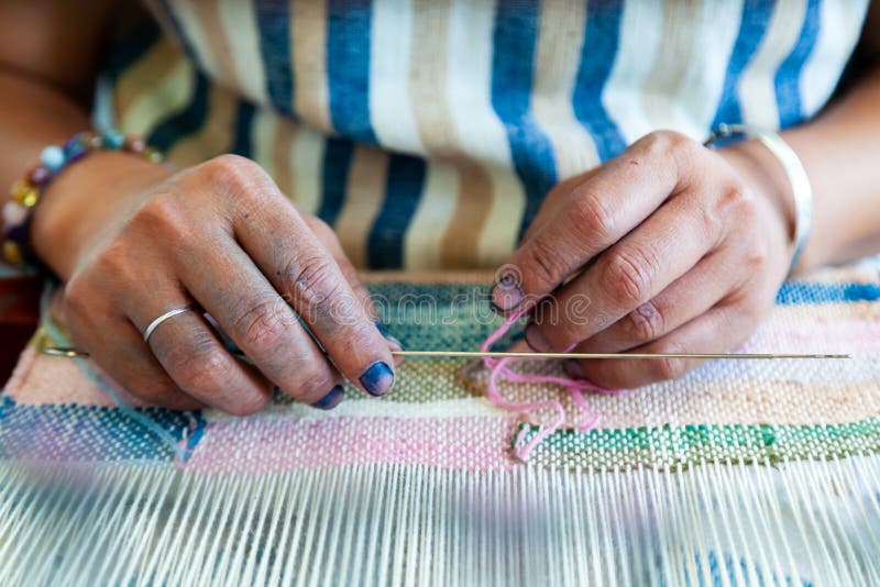 Telaio Per Tessitura Della Mano Fotografia Stock - Immagine di