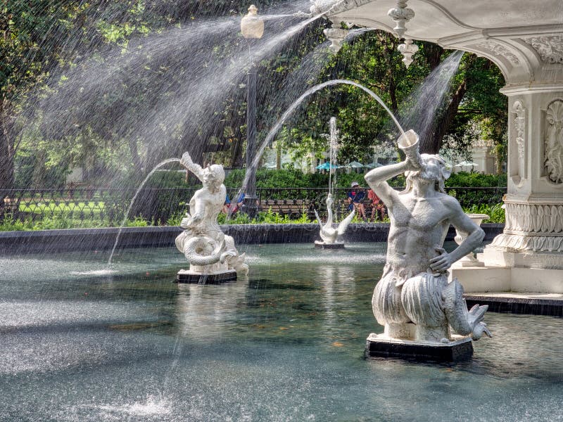 Chiusura della fontana del parco di forsyth, situata nella savannah georgia immagine stock