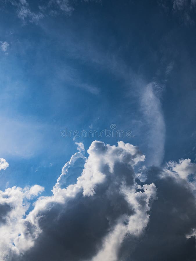 Chmura, chmurna, niebieskie niebo, cumulus, niebo, powietrze, tło, dzień, chmura pierzasta fotografia stock Chmura, chmurna, niebieskie niebo, cumulus, niebo, powietrze, tło, dzień, chmura pierzasta fotografia stock