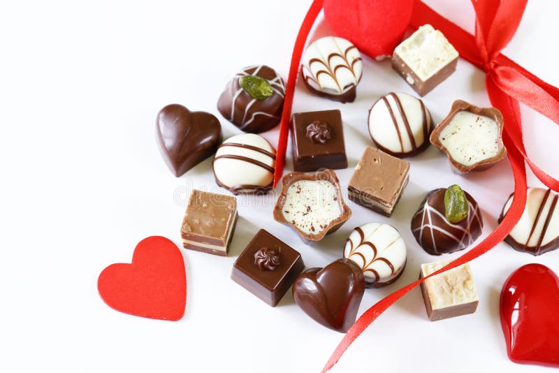 Chocoladepralines voor Valentijnskaartendag royalty-vrije stock foto's Chocoladepralines voor Valentijnskaartendag royalty-vrije stock foto's