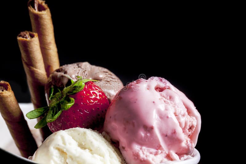 Chocolat et glace à la vanille de fraise photos stock Chocolat et glace à la vanille de fraise photos stock