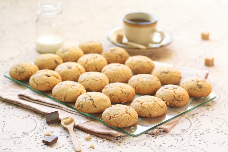 Chocolate Chip Cookies de la mantequilla de cacahuete fotografía de archivo Chocolate Chip Cookies de la mantequilla de cacahuete fotografía de archivo