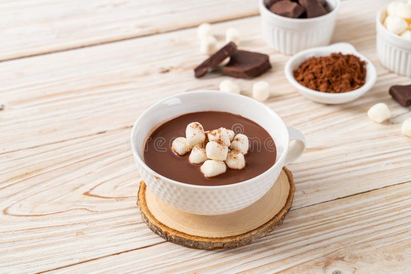 Chocolate Quente Com Marshmallow Foto de Stock Imagem de doce