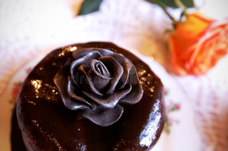 Chocolate rose on a top of cake