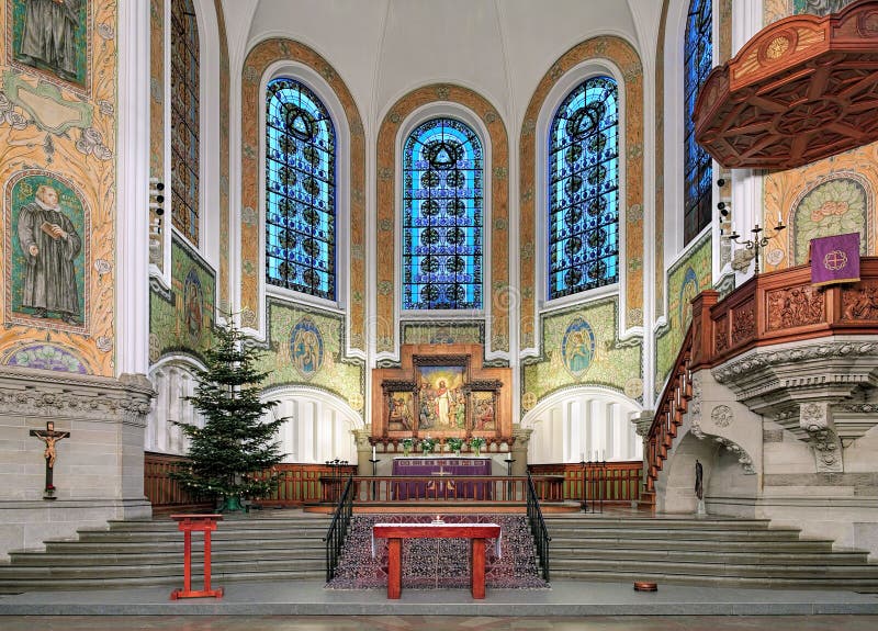 Choeur et autel de l'église de St John à Malmö, Suède image stock Choeur et autel de l'église de St John à Malmö, Suède image stock