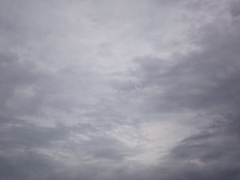 Chomutov, Tsjechische republiek - 22 Juni, 2019: bewolkte hemel incentre van stad in avond stock fotografie Chomutov, Tsjechische republiek - 22 Juni, 2019: bewolkte hemel incentre van stad in avond stock fotografie