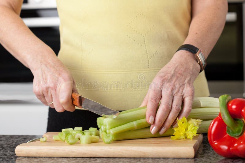 Рубить овощи. Нарубка. Chopping Vegetables. Couple chopping Vegetables in the Kitchen. Chopping Vegetables pictures Black & White.