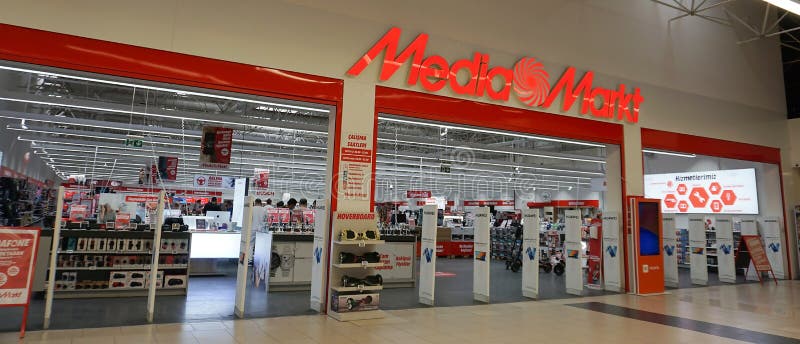 Mediamarkt é Uma Cadeia De Venda De Produtos Eletrônicos De Consumo Imagem  de Stock Editorial - Imagem de europa, fachada: 204338329