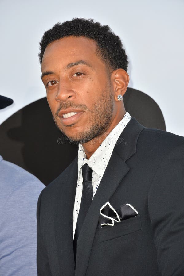 https://thumbs.dreamstime.com/b/chris-bridges-aka-ludacris-los-angeles-ca-july-chris-bridges-aka-ludacris-premiere-equalizer-tcl-chinese-166713642.jpg