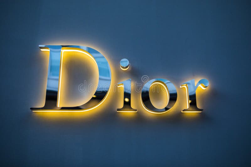 Chia sẻ với hơn 88 dior logo gold siêu hot  trieuson5