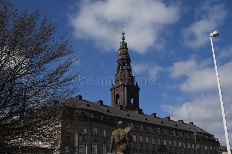 CHRISTIANSBORG DE KASTEEL DEENSE PARLIAMEN BOUW stock afbeelding CHRISTIANSBORG DE KASTEEL DEENSE PARLIAMEN BOUW stock afbeelding