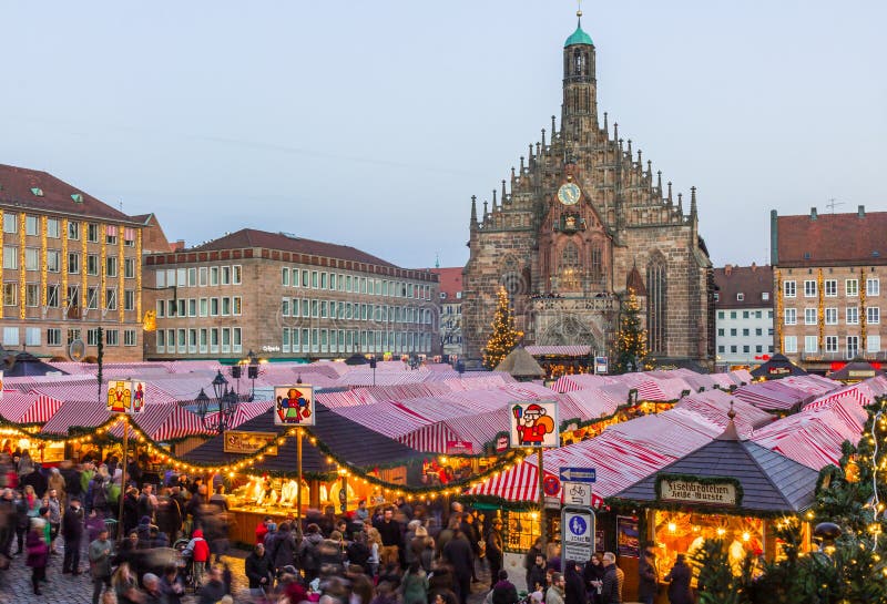 Christkindlesmarkt- Hoofdmarkt vierkant-Nuremberg, Duitsland royalty-vrije stock afbeelding Christkindlesmarkt- Hoofdmarkt vierkant-Nuremberg, Duitsland royalty-vrije stock afbeelding