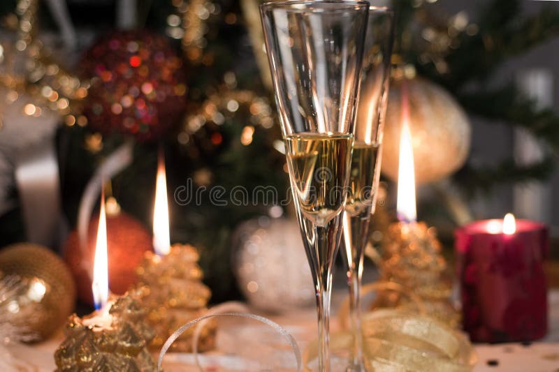 Christmas table setting stock image. Image of golden - 27985887