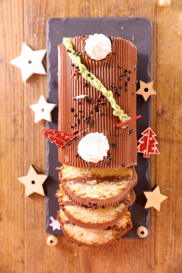 Chocolate Yule Log Christmas Cake Stock Image - Image of dessert, food ...