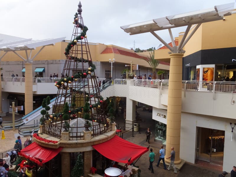 Fashion Valley Mall in San Diego, California Editorial Stock Photo - Image  of mission, front: 36402288