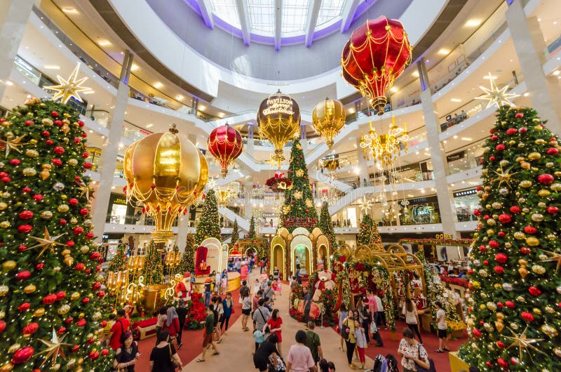 Beautiful Christmas Decoration in the Gardens Mall. Editorial Stock Image -  Image of carnival, architecture: 135158254