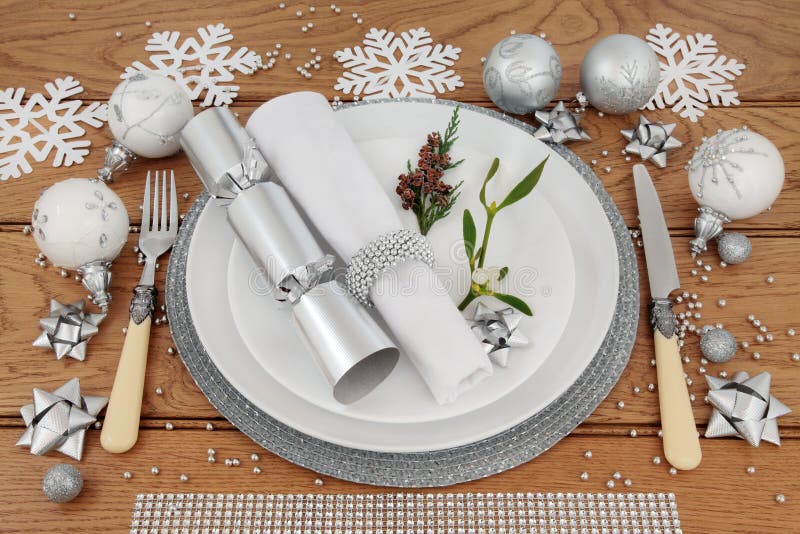 Christmas Dinner Place Setting Stock Image - Image of mistletoe