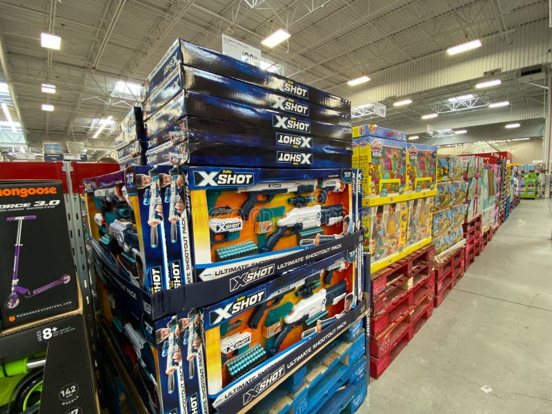 The Christmas Gift Aisle of a Sams Club Wholesale Retail Store Editorial  Stock Image - Image of products, cart: 160870384