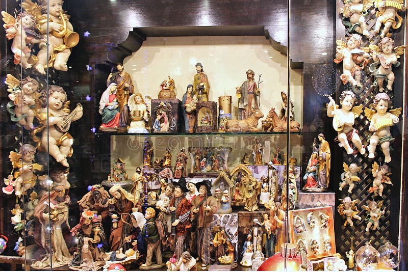 A Christmas Gift Shop In The Busy Streets Of Toledo, Spain Stock Photo
