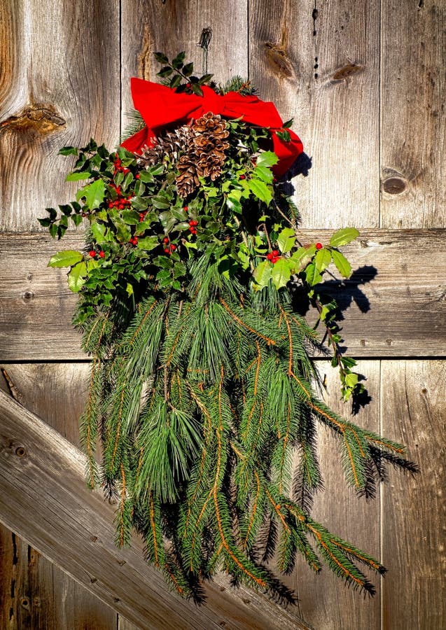 Christmas Holiday Wreath Decoration Old Barn Door