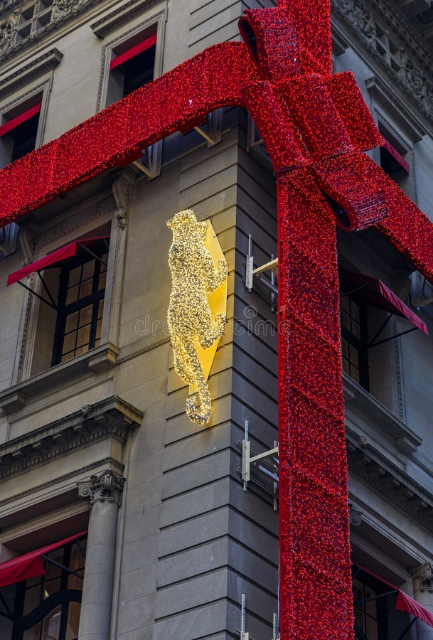 cartier building new york christmas