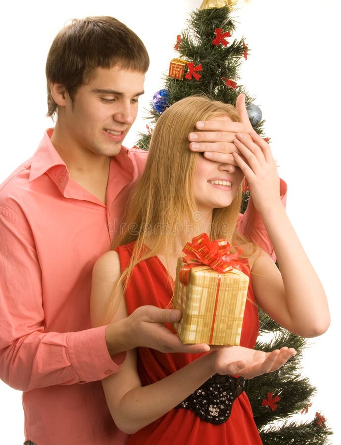 Взрослый сюрприз. Девушка с сюрпризом. Сюрприз на Рождество. Пара на праздники. Подарок сюрприз Рождество.
