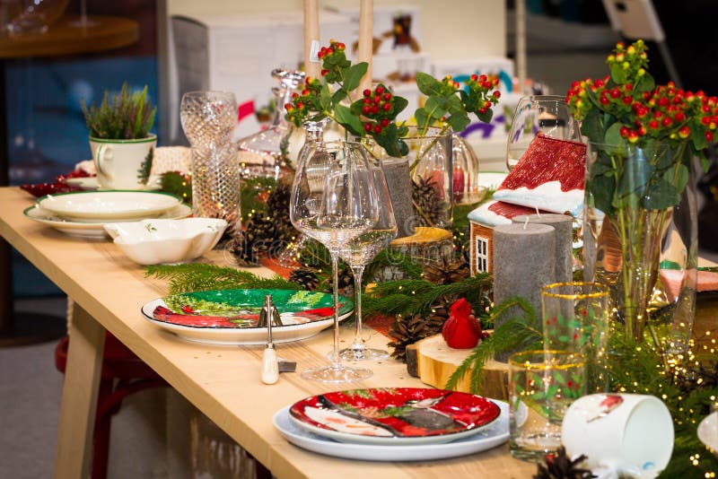 Christmas table, festive Christmas table setting, elegant dishes