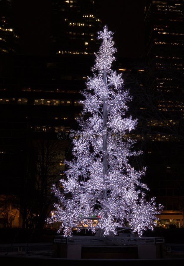 Christmas tree in Chicago editorial stock photo. Image of downtown