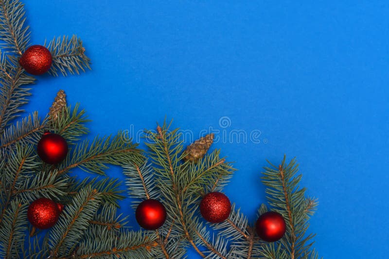 Christmas Tree Illuminated by a Large Luminous Star on the Background of a Huge  Christmas Clock Stock Image - Image of decorative, confetti: 196725427