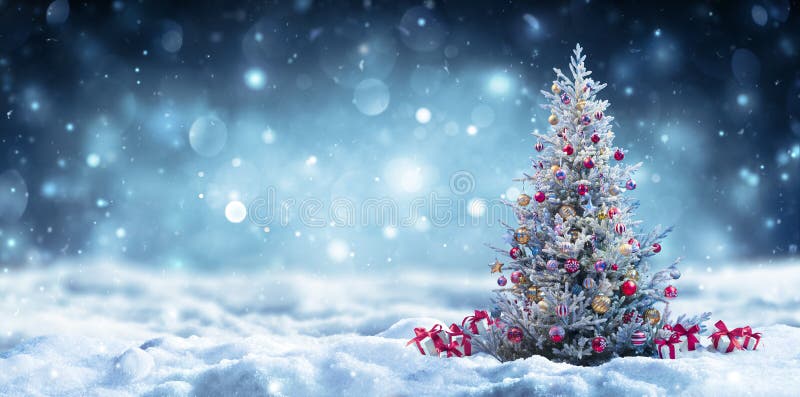 Với Vector Cây Thông Giáng Sinh Trên Tuyết, bạn sẽ được chiêm ngưỡng một bức tranh đẹp đến nao lòng với cây thông được trang trí đầy sắc màu trên nền trắng tinh khôi của tuyết. Hãy tận hưởng không khí lễ hội với những thiết kế đẹp và tinh tế.