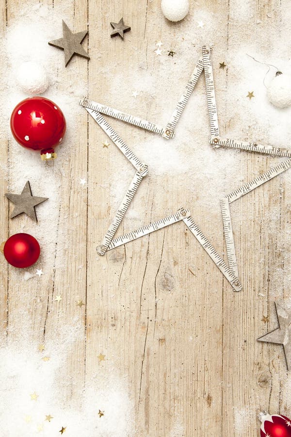 Christmassy popielaty drewniany tło z dekoracją zdjęcie stock Christmassy popielaty drewniany tło z dekoracją zdjęcie stock