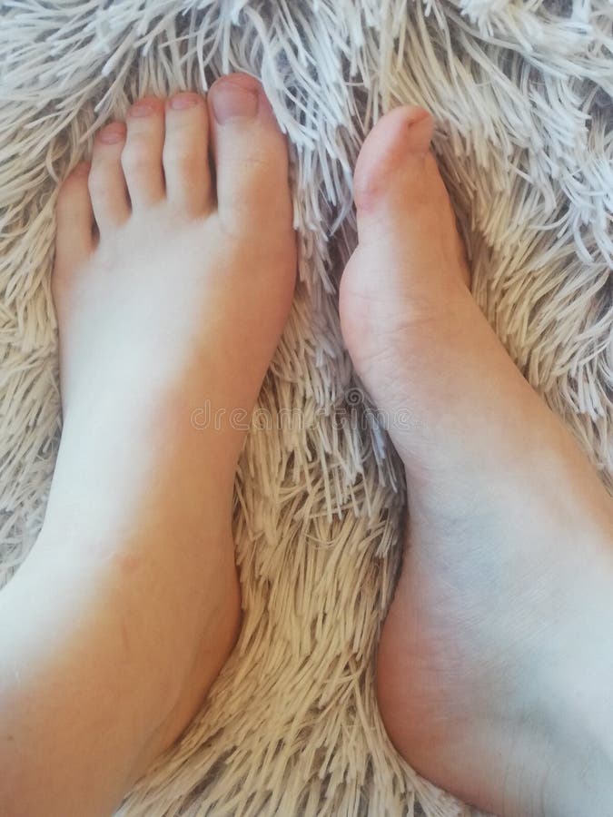 Curvy girl feet