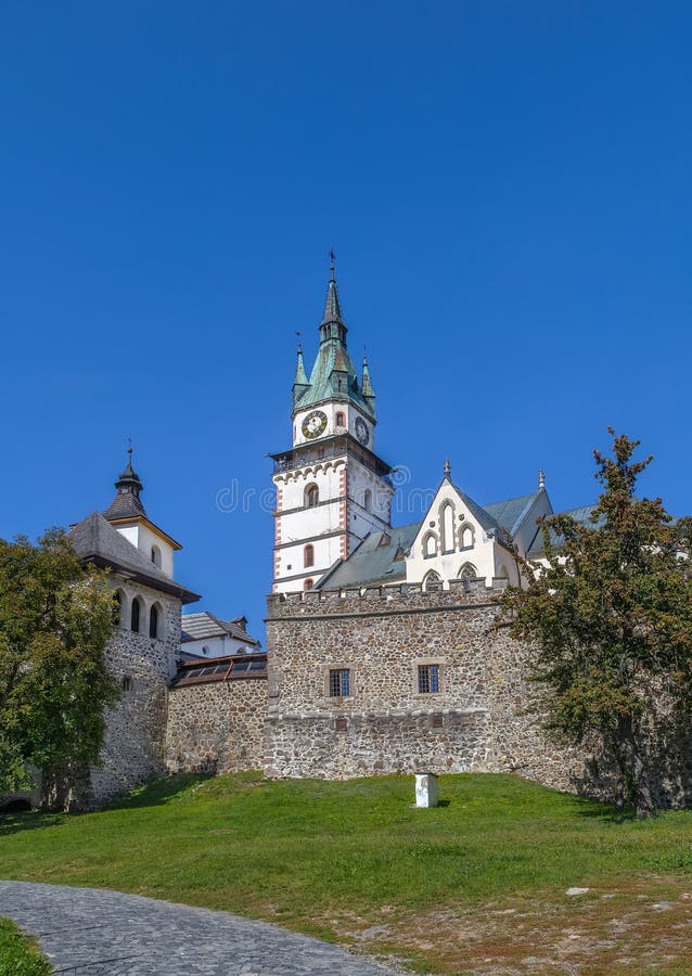 Kostel a zámek v Kremnici, Slovensko