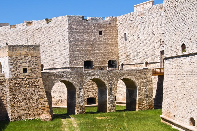 Château de Barletta La Puglia l'Italie photo stock Château de Barletta La Puglia l'Italie photo stock