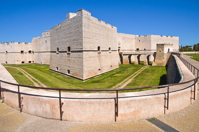 Château de Barletta La Puglia l'Italie photo stock Château de Barletta La Puglia l'Italie photo stock