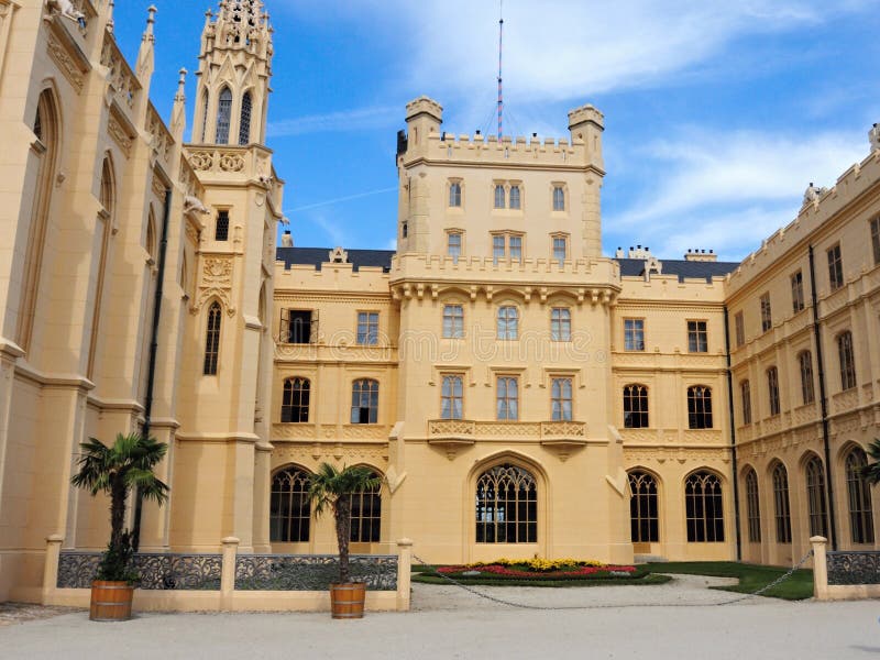 Château de Lednice dans la République Tchèque photo stock Château de Lednice dans la République Tchèque photo stock