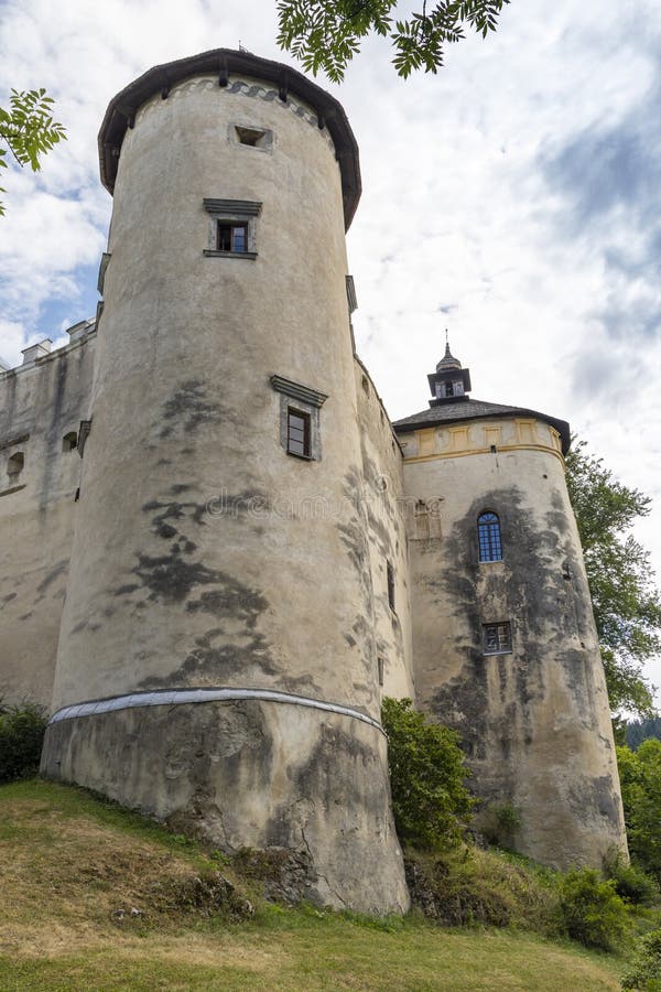 Château de Niedzica à Pieniny, Pologne photos libres de droits Château de Niedzica à Pieniny, Pologne photos libres de droits