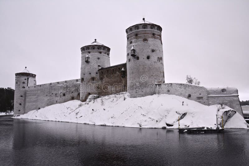 Château de Savonlinna dans Olavinlinna Finlande photographie stock libre de droits Château de Savonlinna dans Olavinlinna Finlande photographie stock libre de droits