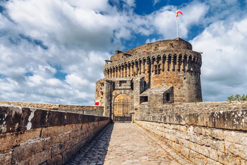 Château médiéval de Dinan Dinan est une ville bretonne fortifiée et une commune bretonne de Bretagne, en France images libres de droits Château médiéval de Dinan Dinan est une ville bretonne fortifiée et une commune bretonne de Bretagne, en France images libres de droits