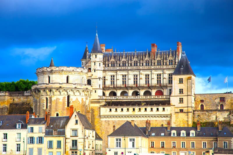 Château médiéval du château De Amboise, tombe de Leonardo Da Vinci photo libre de droits Château médiéval du château De Amboise, tombe de Leonardo Da Vinci photo libre de droits