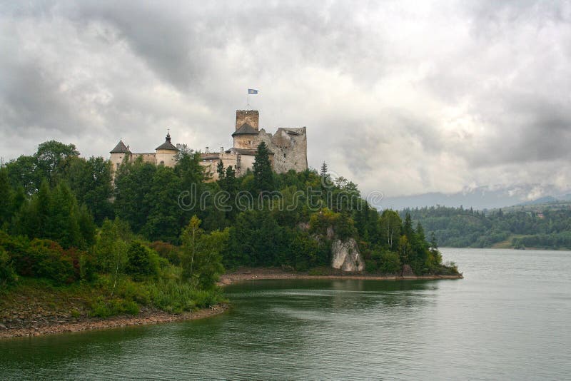 Château Pologne de Niedzica image stock Château Pologne de Niedzica image stock
