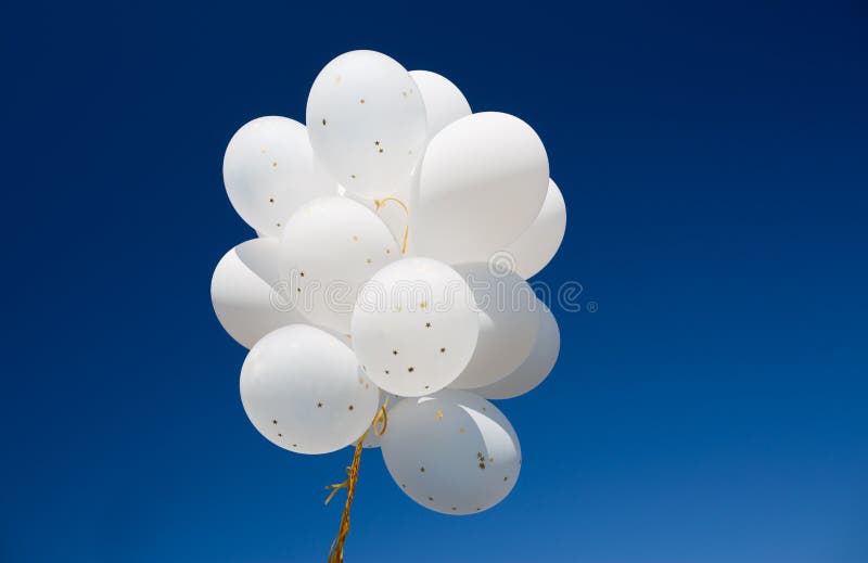 Globos Blancos Al Cielo 15 un. – Tienda Hogar de Cristo