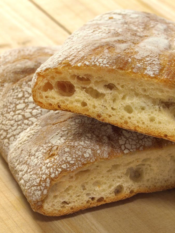 Frisches Gebackenes Brot Ciabatta Mit Weizen Stockfoto - Bild von ...