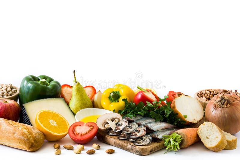 Cibo sano dieta mediterranea Frutta e verdure isolate