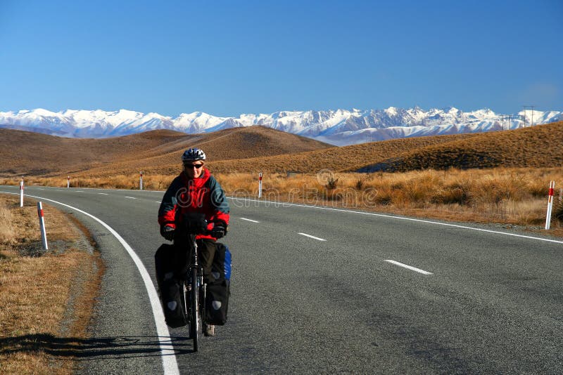 Ciclo che fa un giro in Nuova Zelanda immagini stock libere da diritti Ciclo che fa un giro in Nuova Zelanda immagini stock libere da diritti