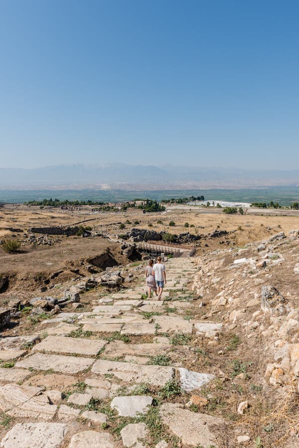 Cidade antiga de Hierapolis em Pamukkale, Turquia fotos de stock