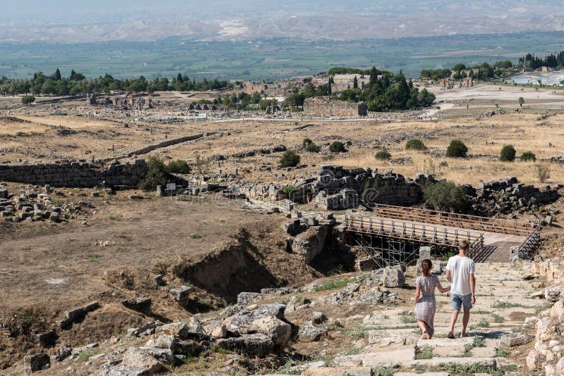 Cidade antiga de Hierapolis em Pamukkale, Turquia imagens de stock