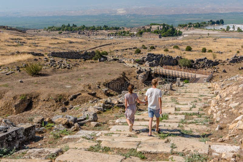 Cidade antiga de Hierapolis em Pamukkale, Turquia fotografia de stock