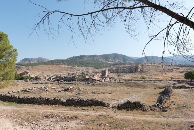 Cidade antiga de Hierapolis em Pamukkale, Turquia foto de stock