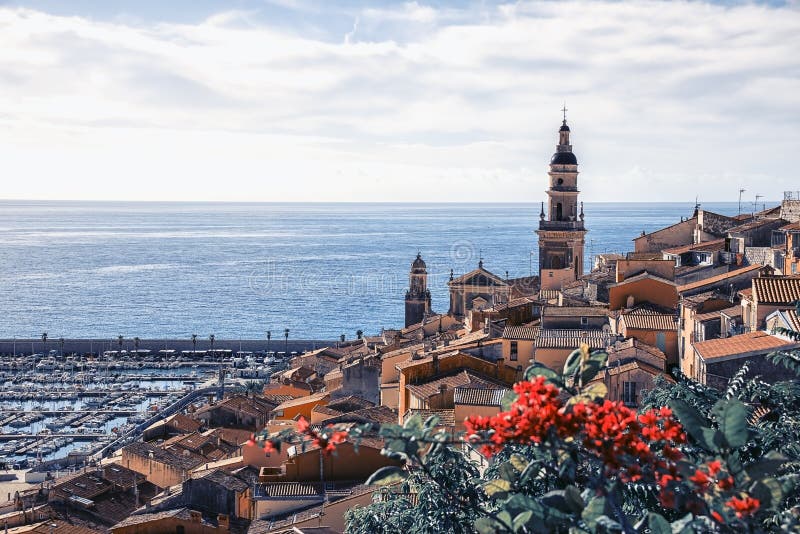 Cidade de Menton no Riviera francês foto de stock Cidade de Menton no Riviera francês foto de stock
